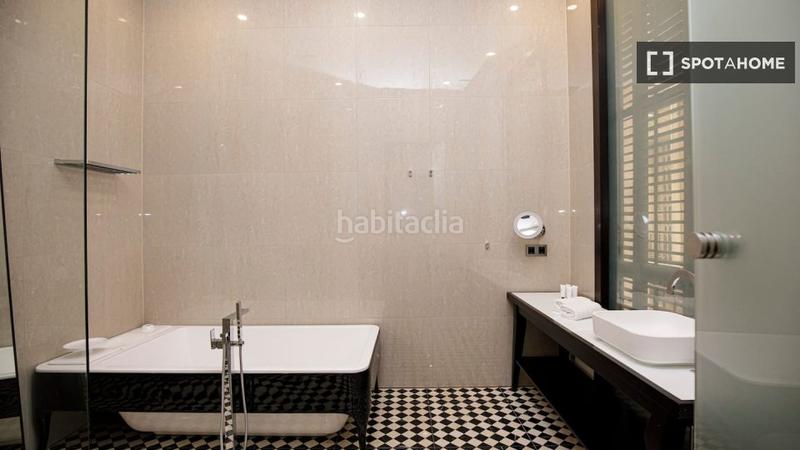 Foto 733c48c1-d419-4bd6-825d-57594a45873d. Lloguer pis amb calefacció a Gòtic Barcelona