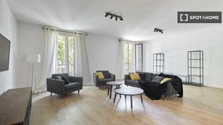 Alquiler Piso en Raval. Apartamento de 3 dormitorios en alquiler en el barri gotic, barc