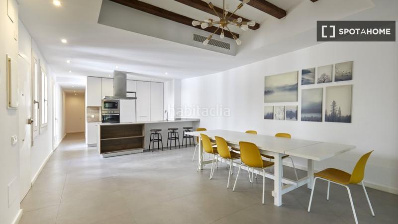 Foto 258aa880-0392-43de-9a20-069a1f69e447. Alquiler piso apartamento de 3 dormitorios en alquiler en el barri gotic, en Barcelona