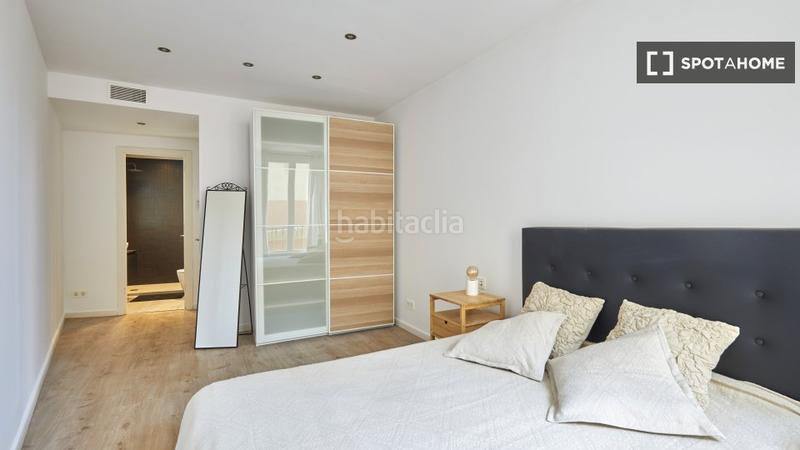 Foto 8641a23f-020b-4e89-a613-40c48150cc15. Alquiler piso apartamento de 3 dormitorios en alquiler en el barri gotic, en Barcelona