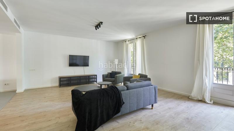 Foto 8d88cfbe-3f63-415a-9b7d-59f687049396. Alquiler piso apartamento de 3 dormitorios en alquiler en el barri gotic, en Barcelona
