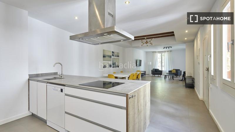 Foto f0f74707-2925-443c-bcd9-8c5afbec87cd. Alquiler piso apartamento de 3 dormitorios en alquiler en el barri gotic, en Barcelona