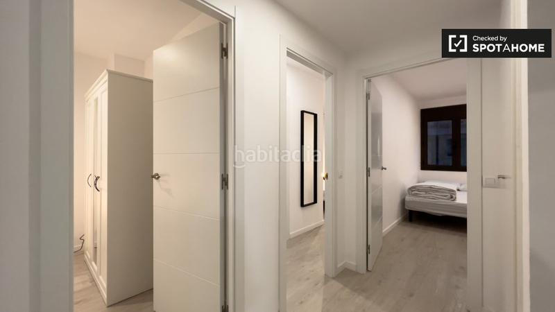 Foto cd776fbd-ff9d-46f4-97bb-ba657473da7a. Lloguer pis amb calefacció a Raval Barcelona