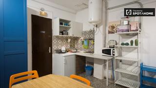 Rent Flat in Guinardó. Cómodo estudio en hortaguinardó, barcelona