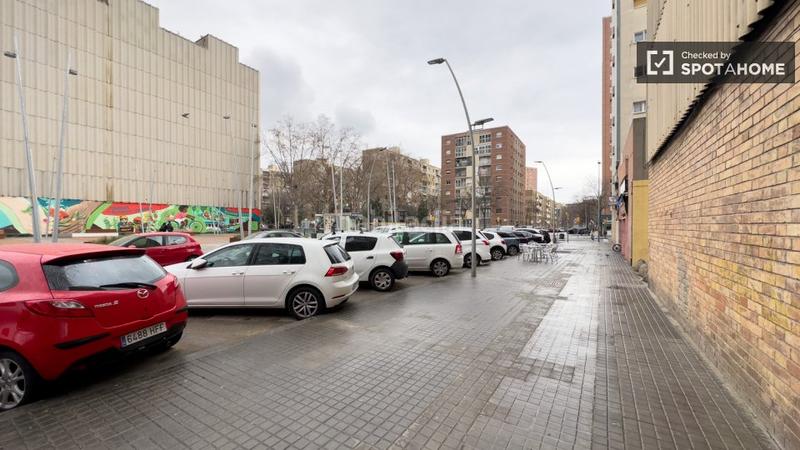 Foto 0d2fedae-21d5-4fbf-be41-48892f8ea8e4. Rent flat with heating in La Verneda - La Pau Barcelona