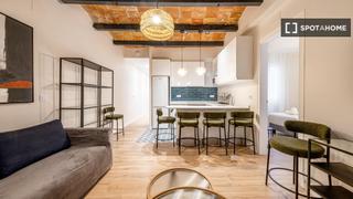 Rent Flat in Baix Guinardó. Moderno apartamento de 4 dormitorios en alquiler en gràcia, barc