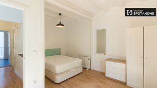 Miete Etagenwohnung in Sant Antoni. Piso de 2 habitaciones en alquiler en sant antoni, barcelona.