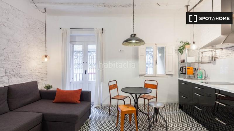 Foto 9ef54a7a-7215-4773-b281-a6cc89f964e3. Alquiler piso elegante apartamento en alquiler en barri Gòtic, en Barcelona