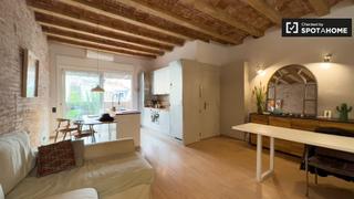 Alquiler Piso en Vila de Gràcia. Gran apartamento de 1 dormitorio en alquiler en gràcia, barcelon