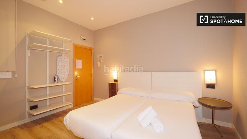 Foto d6a32927-f39e-4d84-8eaf-d5c0d1144d05. Alquiler piso estudio en alquiler en el barrio gótico en Barcelona