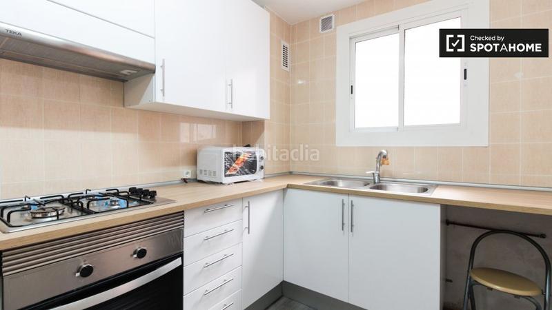 Foto 2bf8076f-0b23-4d2d-990d-efc2babdc82e. Rent flat with heating in Vilapicina - Torre Llobeta Barcelona