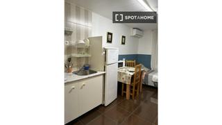 Miete Etagenwohnung in La Torrassa. Estudio en alquiler en la torrassa, barcelona