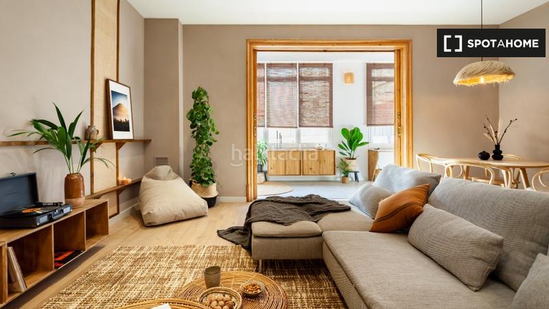 Foto e7f7f7f2-52b5-4362-862d-8cd69d9dd268. Alquiler piso apartamento de 2 dormitorios en alquiler en Barcelona