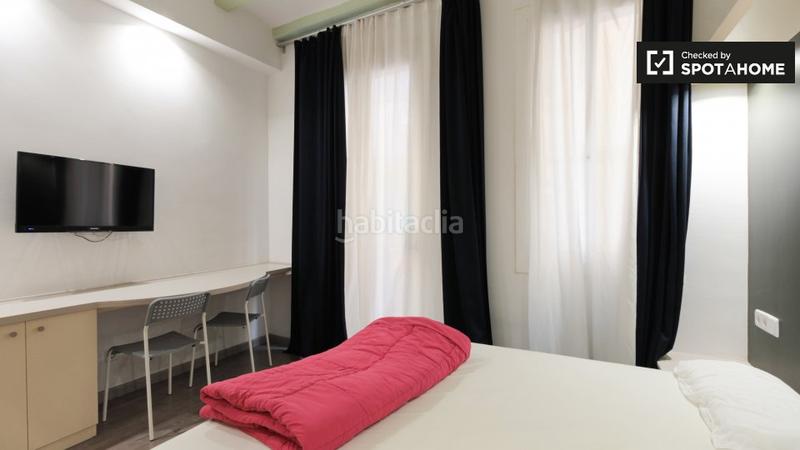 Foto 2ae385b8-1862-4cdf-b74b-af8c82c8ba91. Affitto appartamento con riscaldamento in Raval Barcelona
