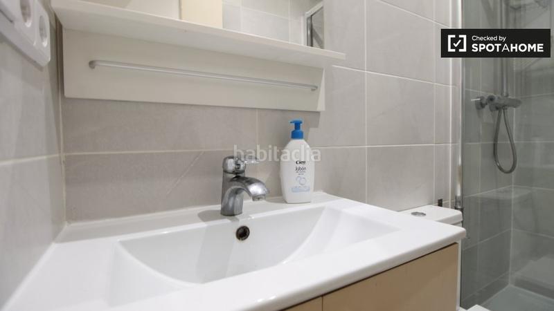 Foto 4d4275a6-1039-40e1-a324-1c1220710f39. Alquiler piso estudio en alquiler en el Raval, en Barcelona
