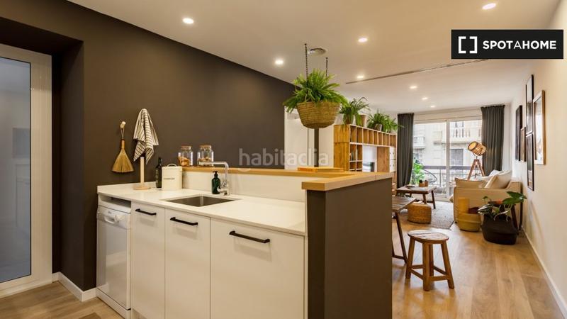 Foto 326fd165-2524-49b6-8cef-d7337a2cfdb7. Alquiler piso apartamento de 3 dormitorios en alquiler en Barcelona