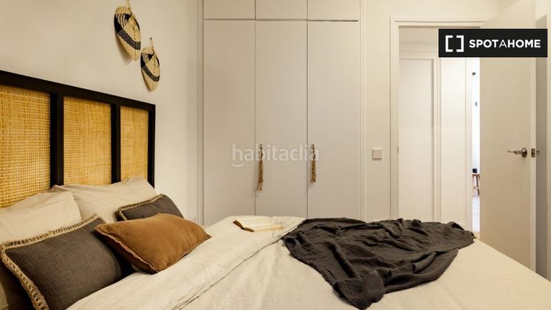 Foto a5790f01-0d68-4eb3-8e66-fc69de01ef26. Alquiler piso apartamento de 3 dormitorios en alquiler en Barcelona