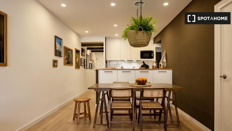 Foto df46e190-ebe3-4398-b5dd-615dabcd385a. Alquiler piso apartamento de 3 dormitorios en alquiler en Barcelona