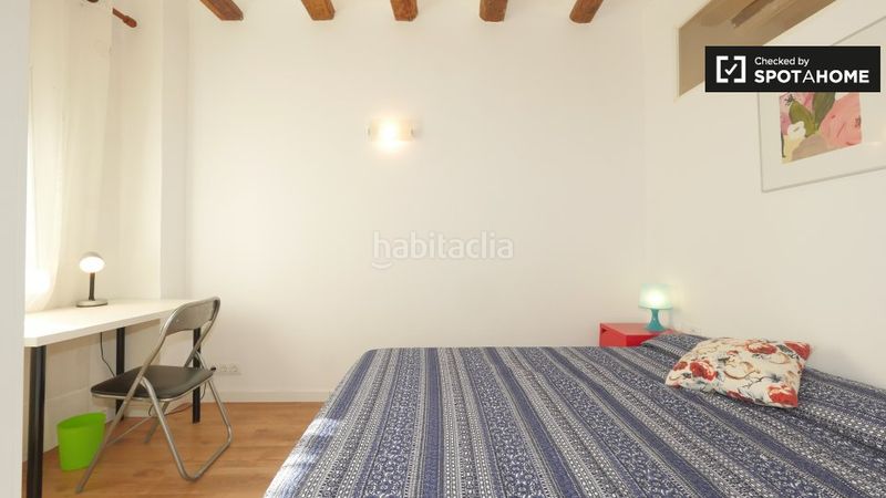 Foto 4cb0e281-b8e9-4ffb-b9fe-c50b33df5208. Rent flat with heating in Raval Barcelona