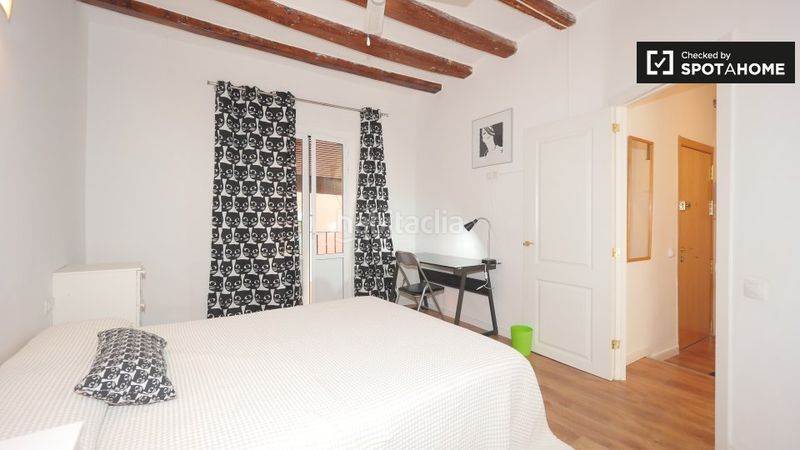 Foto 51f85831-fef4-4428-894b-82b6a38bf0e1. Rent flat with heating in Raval Barcelona