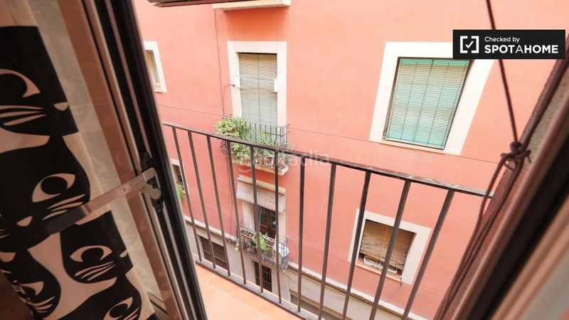 Foto afdc9dbf-938d-4ce4-872a-cd634a02a906. Rent flat with heating in Raval Barcelona