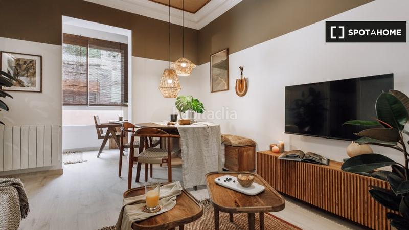 Foto 1748fe19-b1b2-435b-98ea-1abcc29a22a3. Alquiler piso apartamento de 3 dormitorios en alquiler en Barcelona
