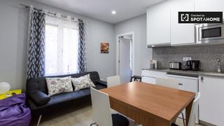 Lloguer Pis a Font de la Guatlla. Acogedor apartamento de 1 dormitorio en alquiler, poblesec, barc