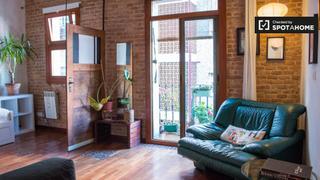 Lloguer Pis a El Poble Sec - Parc de Montjuïc. Apartamento loft en alquiler en poble sec, barcelona.