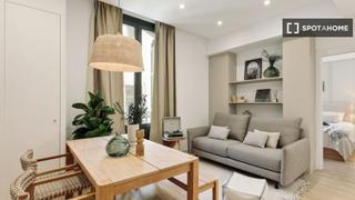 Alquiler Piso en St. Pere - Sta. Caterina - El Born. Apartamento de 2 dormitorios en alquiler en barcelona