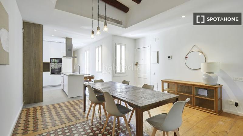 Foto 02f06264-74dc-4469-b078-f2b9f8e9a49e. Alquiler piso apartamento de 3 dormitorios en el raval, en Barcelona