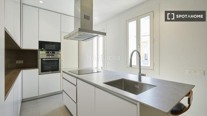 Foto 876d6708-c143-445a-9567-84f332530a05. Alquiler piso apartamento de 3 dormitorios en el raval, en Barcelona