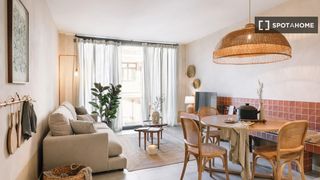 Lloguer Pis a Sant Antoni. Apartamento de 2 dormitorios en alquiler en barcelona