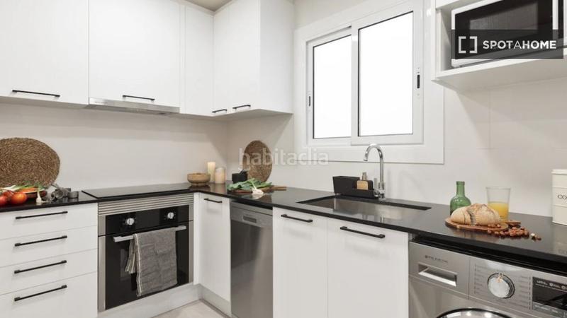 Foto 40d502fd-4617-4a7c-9c49-05e3512620ec. Alquiler piso  de 3 dormitorios en alquiler , en Barcelona