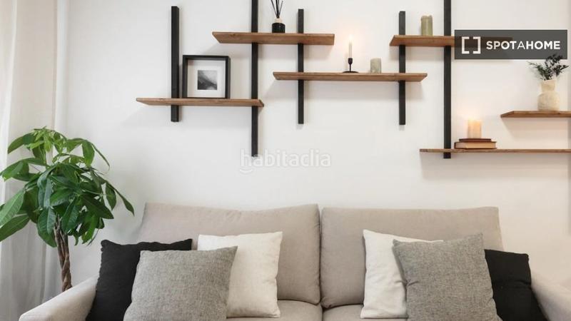 Foto ee92f40d-3df1-4a23-83da-867a8bd08a4e. Alquiler piso  de 3 dormitorios en alquiler , en Barcelona