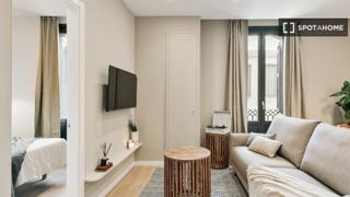 Miete Etagenwohnung in St. Pere - Sta. Caterina - El Born. Apartamento de 2 dormitorios en alquiler en barcelona