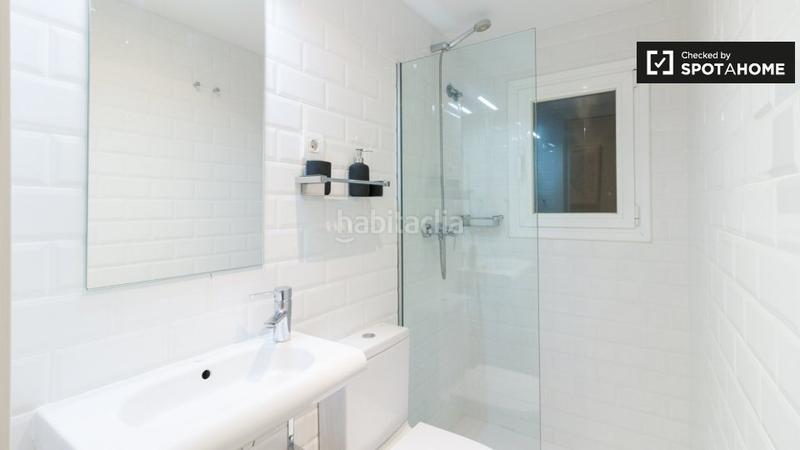 Foto 652a6698-7ae7-4464-96da-6332b7ffbc9a. Alquiler piso apartamento de 3 dormitorios en alquiler en Barcelona