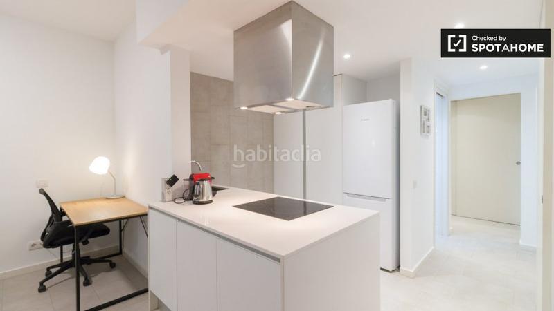 Foto a006372f-207f-45da-bde1-7564e6bd58b0. Alquiler piso apartamento de 3 dormitorios en alquiler en Barcelona