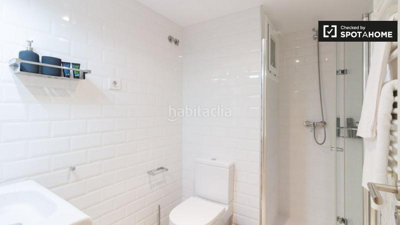 Foto e5db2409-c0b3-4f4f-90f3-0ba8d3a453bf. Alquiler piso apartamento de 3 dormitorios en alquiler en Barcelona