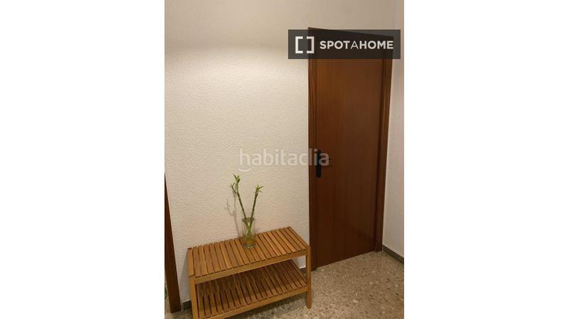 Foto 339a7ea2-0f9d-4eee-b623-a89db169c570. Alquiler piso  en alquiler en sants, , 3 habitaciones. en Barcelona