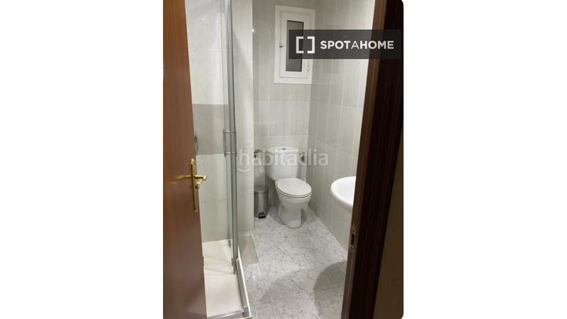 Foto 37ba5cc4-e445-4c10-b9f7-271a7287c179. Alquiler piso  en alquiler en sants, , 3 habitaciones. en Barcelona