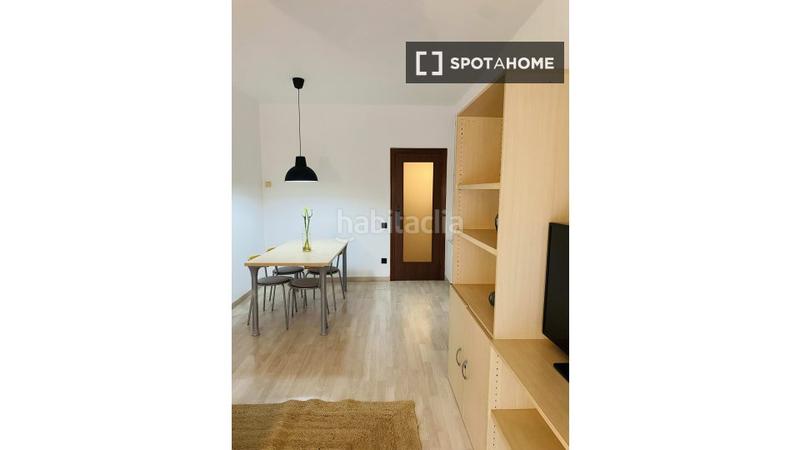 Foto 90e002fb-48b7-4628-bb0a-f61c5936c4d8. Alquiler piso  en alquiler en sants, , 3 habitaciones. en Barcelona