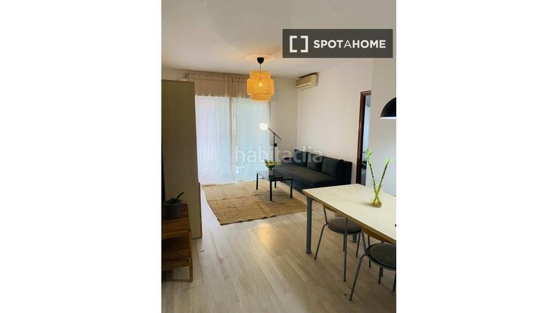 Foto fcfcc535-f7fd-41c3-90ab-5dee0c0be214. Alquiler piso  en alquiler en sants, , 3 habitaciones. en Barcelona