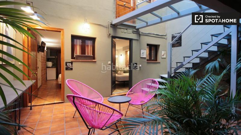 Foto 480f7bdd-d819-4b64-a526-70e12a59a23e. Miete etagenwohnung mit heizung in Raval Barcelona