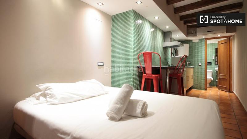 Foto 3c958ddc-2dc0-4bf5-8272-82e89f6eaba0. Rent flat with heating in Raval Barcelona