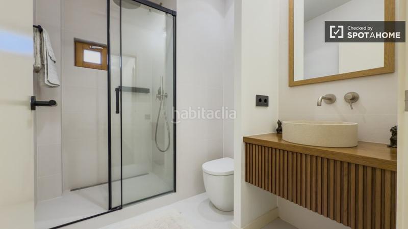 Foto dbfa6d22-d2e9-45e4-ac8c-41865b645bb1. Lloguer pis amb calefacció a Gòtic Barcelona