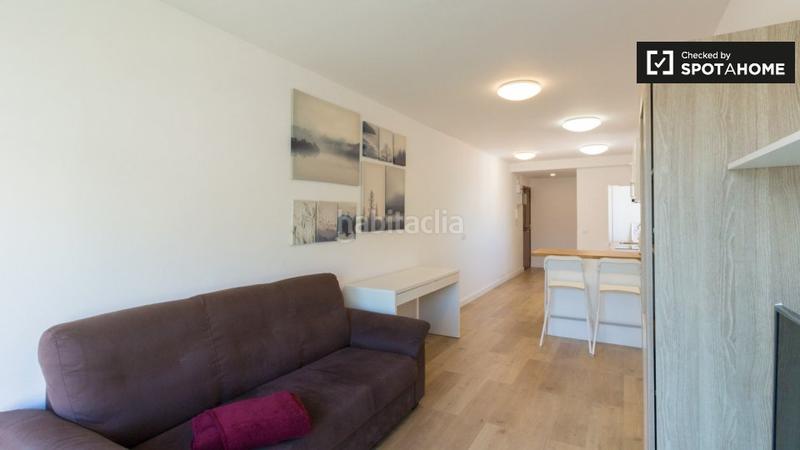 Foto f572499a-efa4-4c1e-a8cb-7f376c617632. Alquiler piso apartamento de 2 habitaciones en alquiler en la Trinitat Vella, en Barcelona