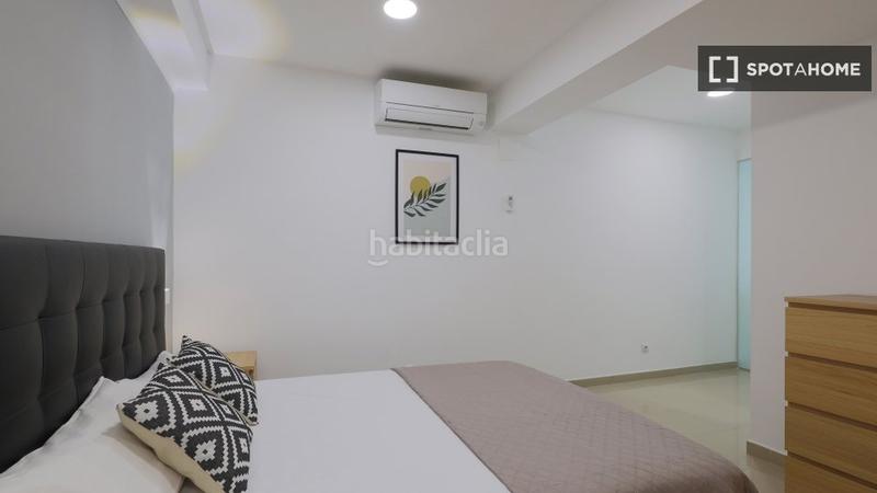 Foto 7e32e7ab-c3f3-4a2e-a97c-ac7a269a3283. Rent flat with heating in Prosperitat Barcelona