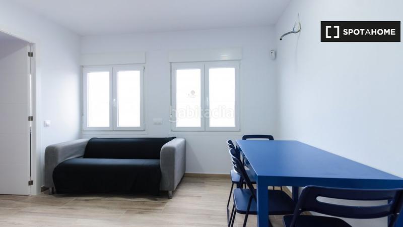 Foto 7a4bdd4a-2105-45f2-8d4b-90404790e56d. Alquiler piso  en alquiler de 3 habitaciones en La Torrassa, barcelona en Hospitalet de Llobregat (L´)