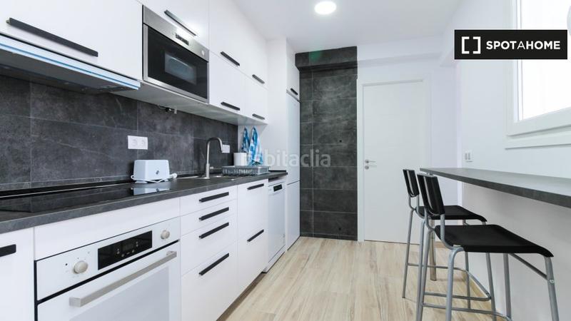 Foto fcde5f50-333e-459e-9815-caf617cb0931. Alquiler piso  en alquiler de 3 habitaciones en La Torrassa, barcelona en Hospitalet de Llobregat (L´)