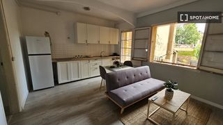 Rent Flat in Raval. Apartamento de 3 dormitorios en alquiler en el raval, barcelona.